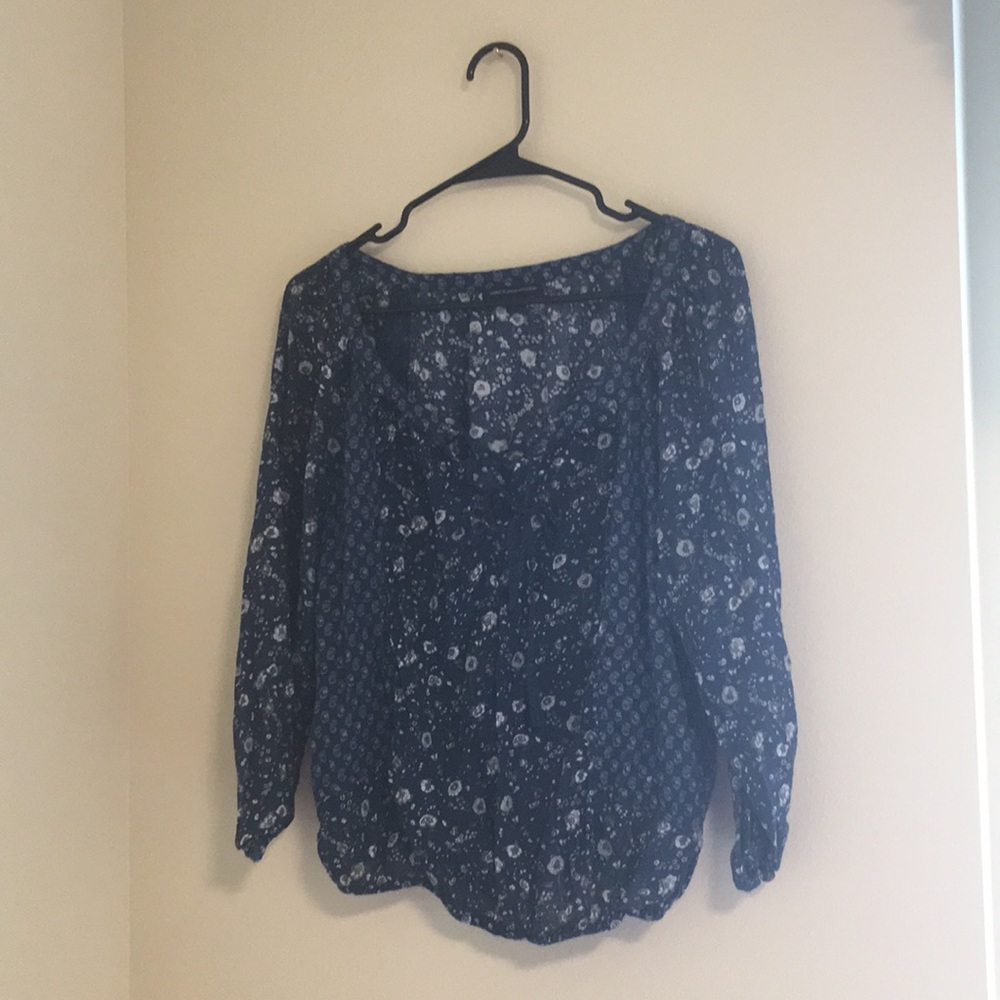 American Eagle blue floral blouse